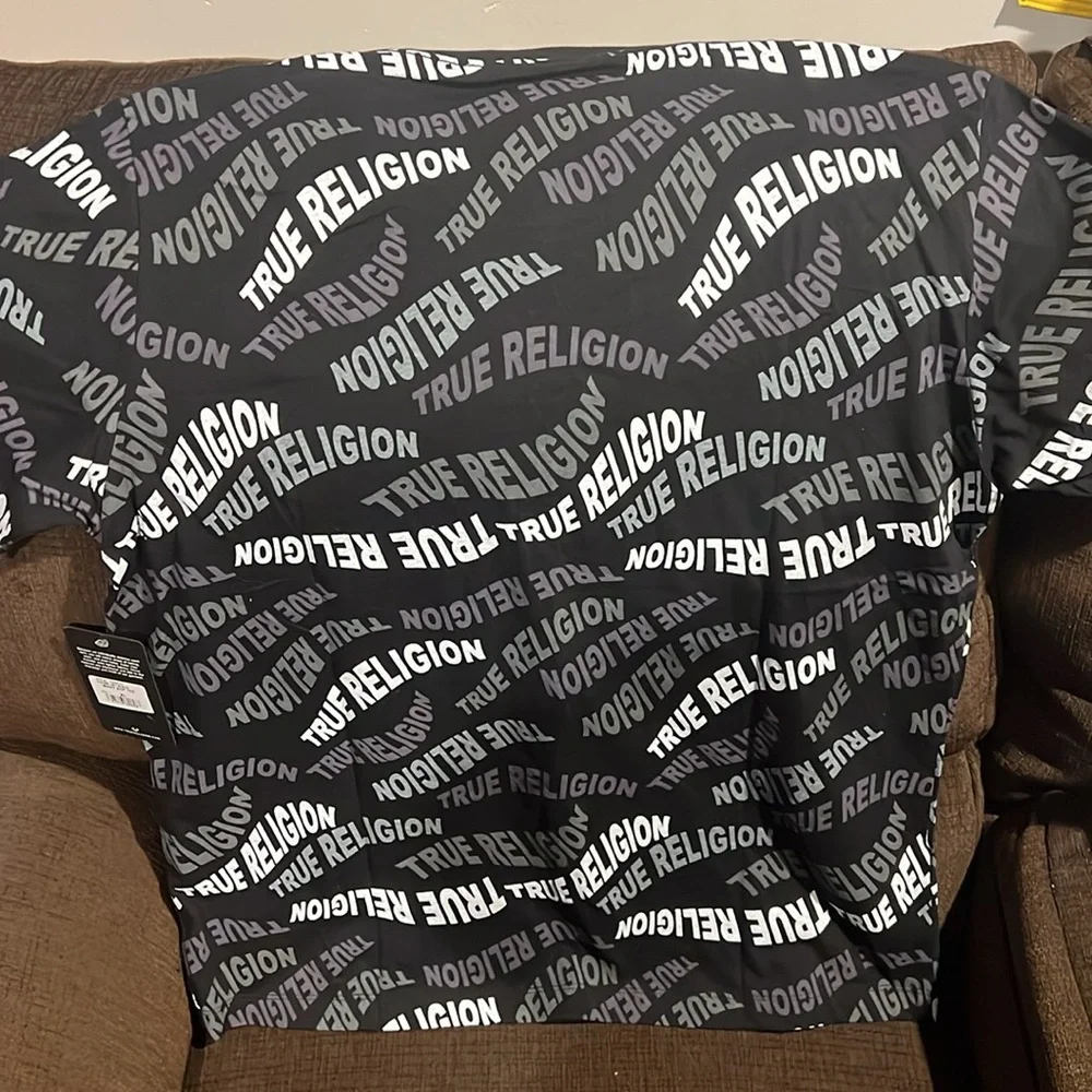 True Religion Black and White Logo Graphic Tee. Runs small. XL fits like L/M